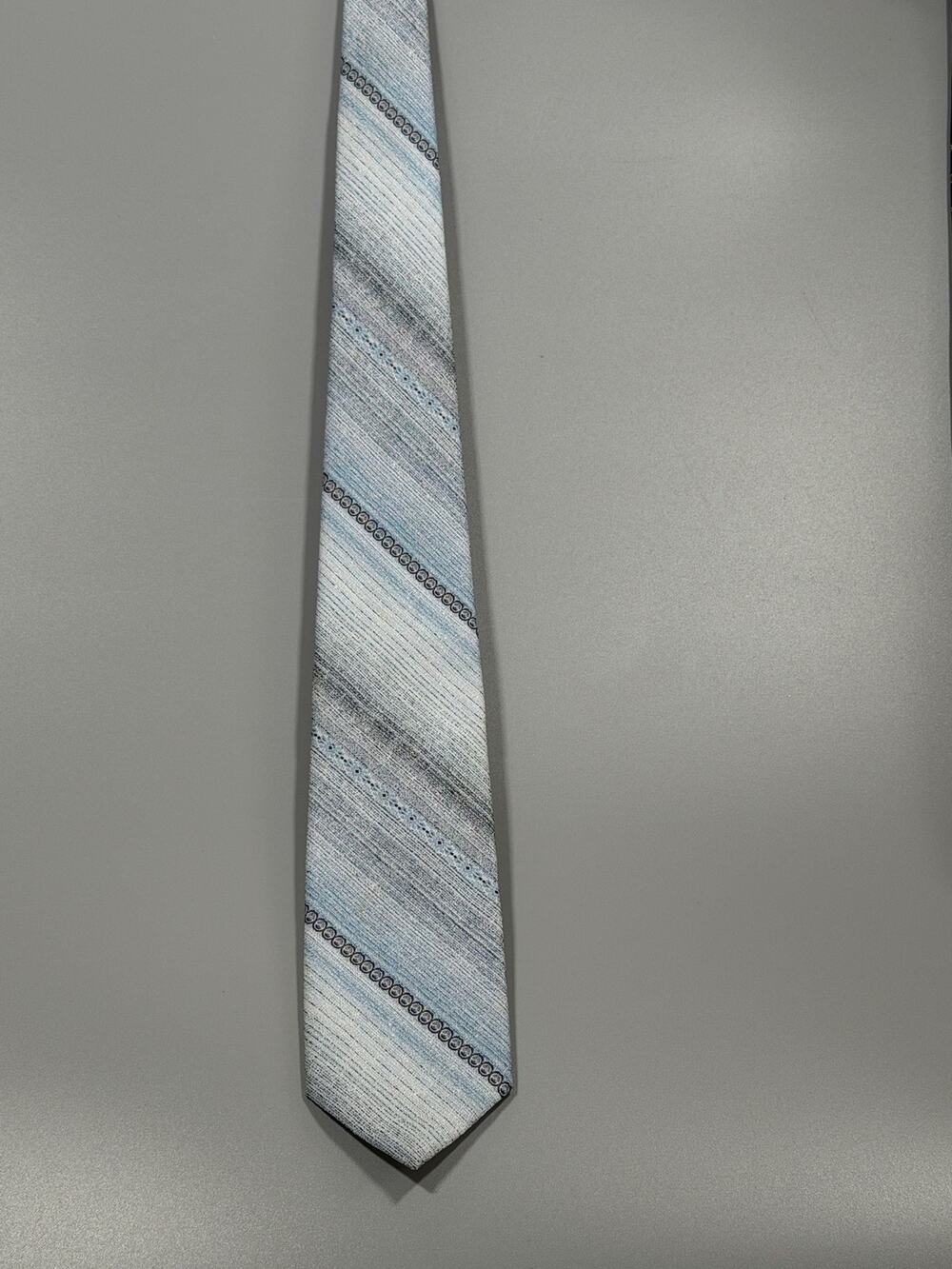 Vintage 1970s Wemlon by Wembley Blue Gray Stripe Washable Men's Tie 54.75"